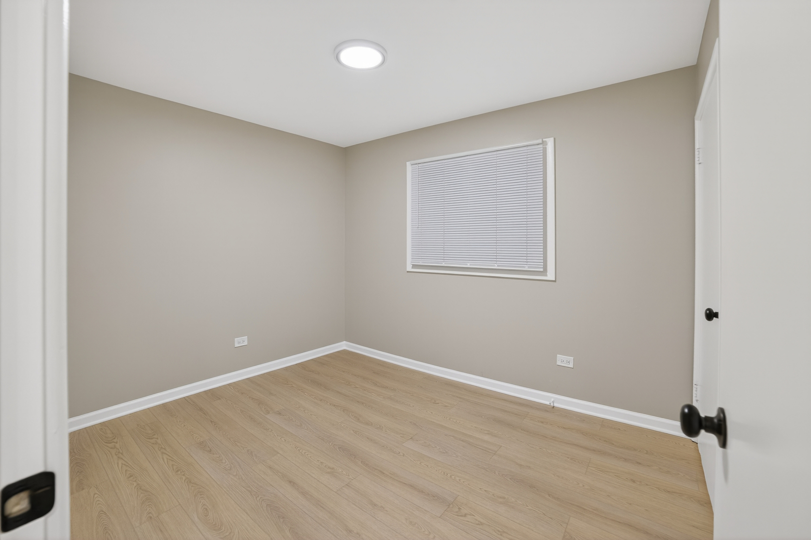 525 North Springfield Avenue Chicago, IL 60624 - Photo 10 of 24 an empty room with a workbench