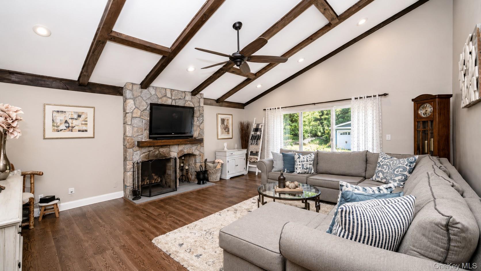 9 Huckleberry Lane East Setauket, NY 11733 - Photo 16 of 33