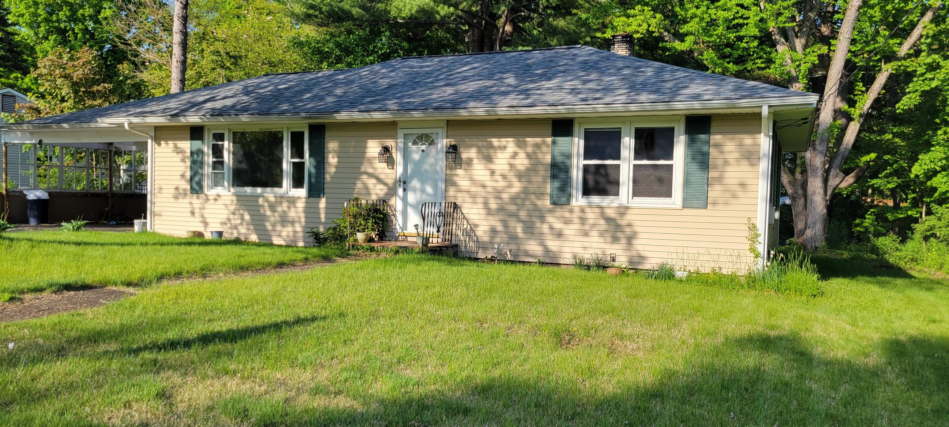 4 Grant Street Derry, NH 03038 - Photo 1 of 17