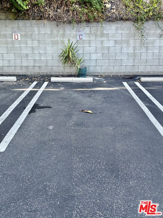 1103 West Angeleno Avenue, Unit C Burbank, CA 91506 - Photo 4 of 11