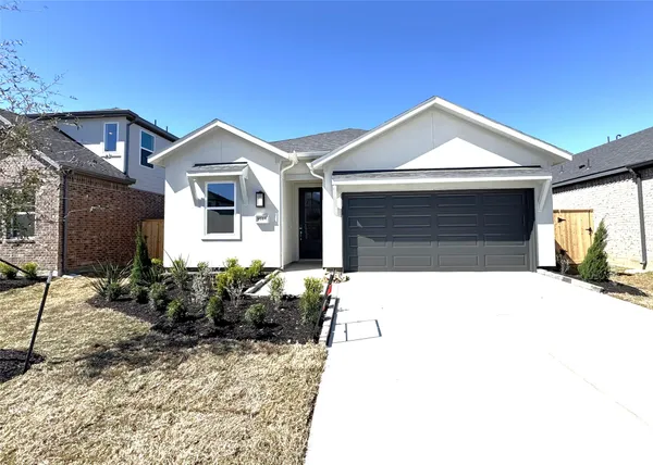 a front view of house with yard