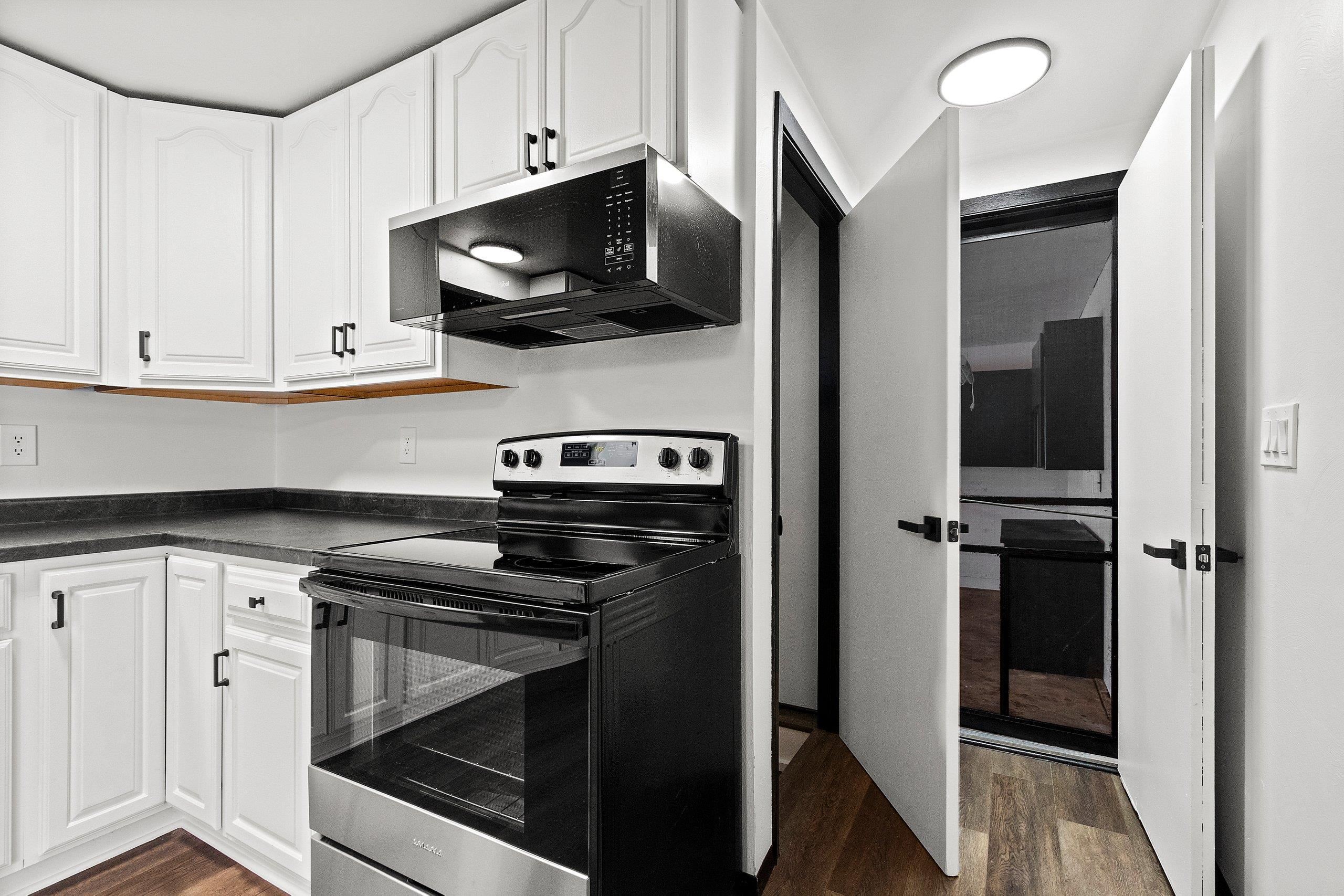 409 Easy Street Green Bay, WI 54311 - Photo 11 of 41