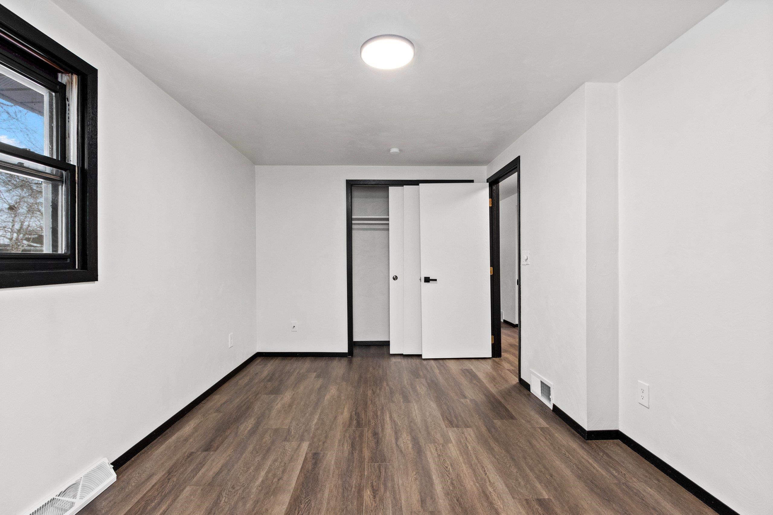 409 Easy Street Green Bay, WI 54311 - Photo 17 of 41