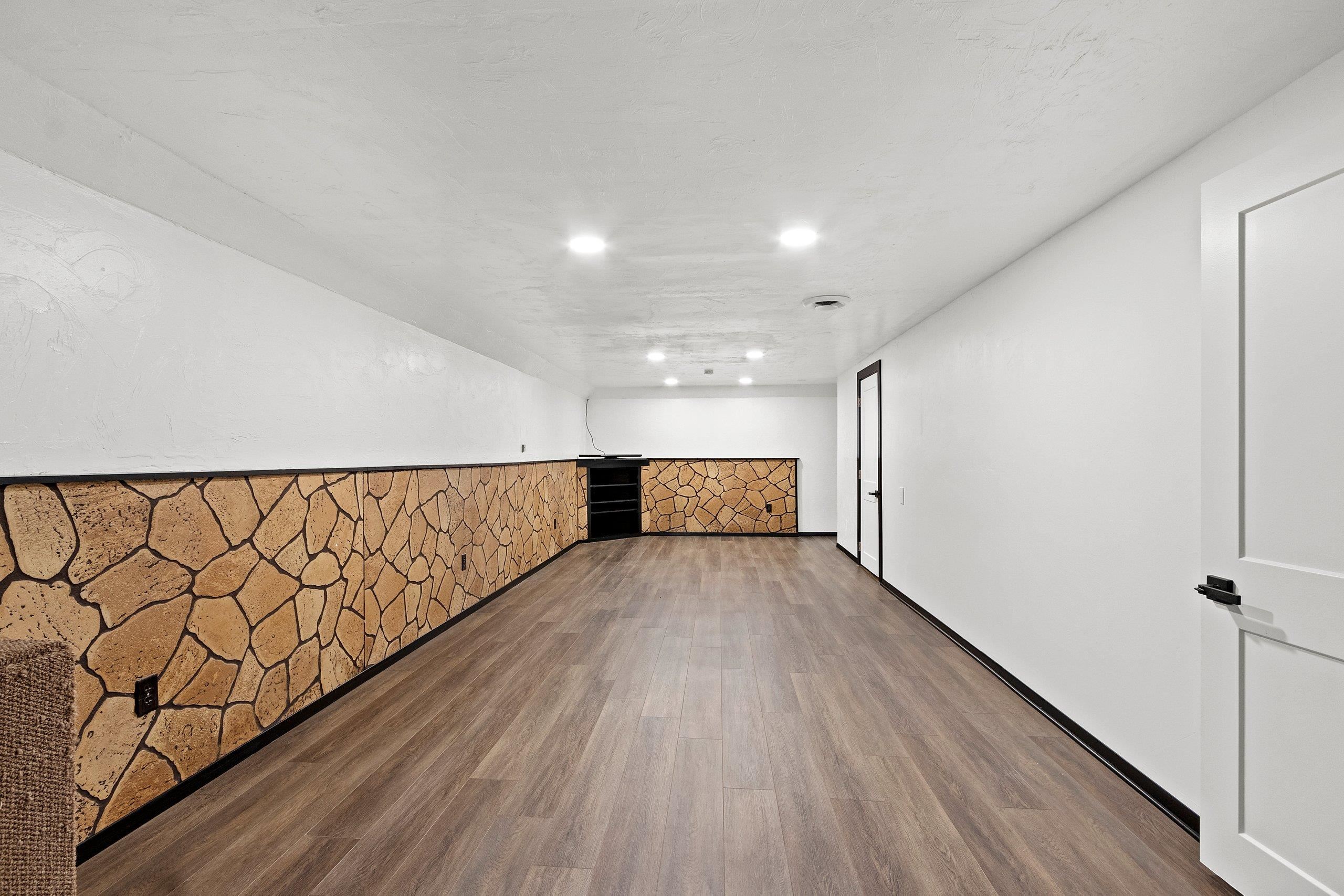 409 Easy Street Green Bay, WI 54311 - Photo 21 of 41