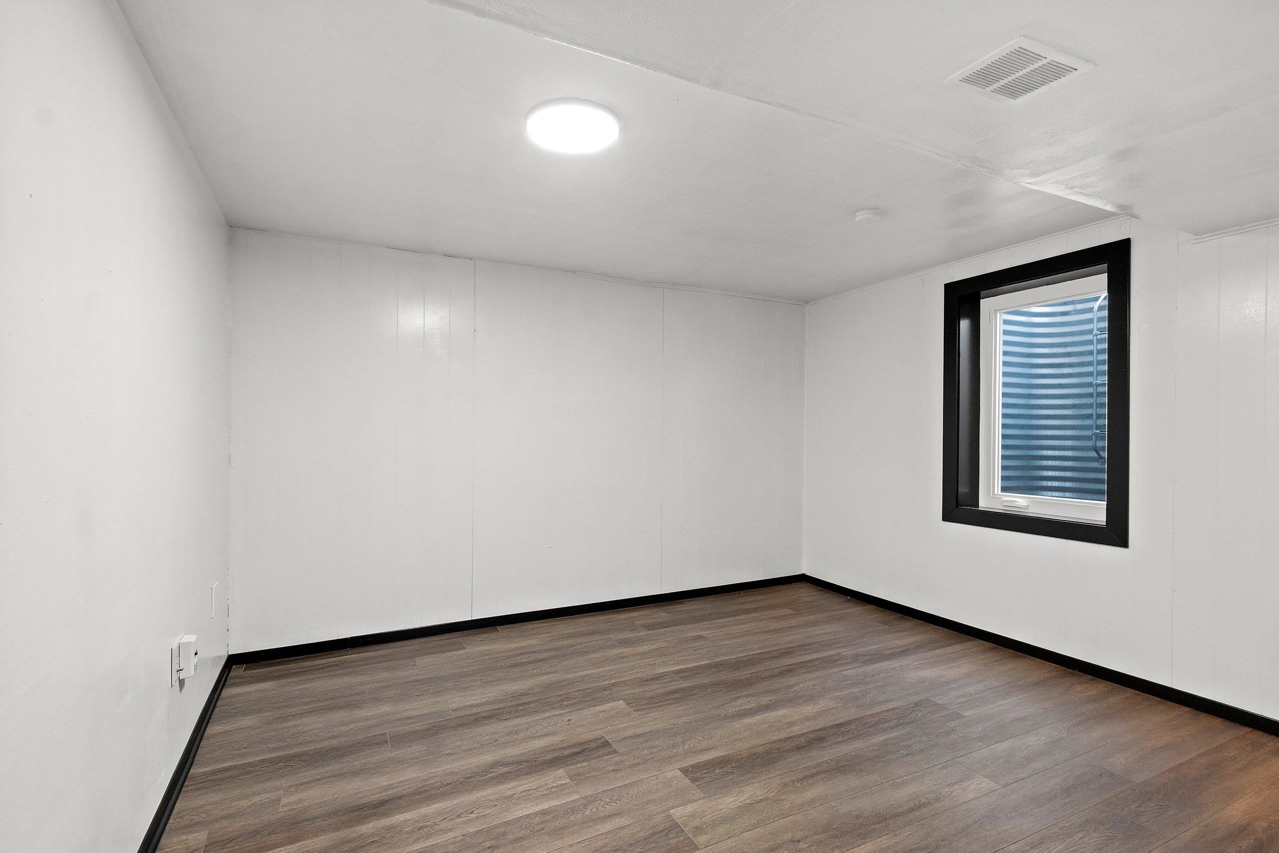 409 Easy Street Green Bay, WI 54311 - Photo 22 of 41