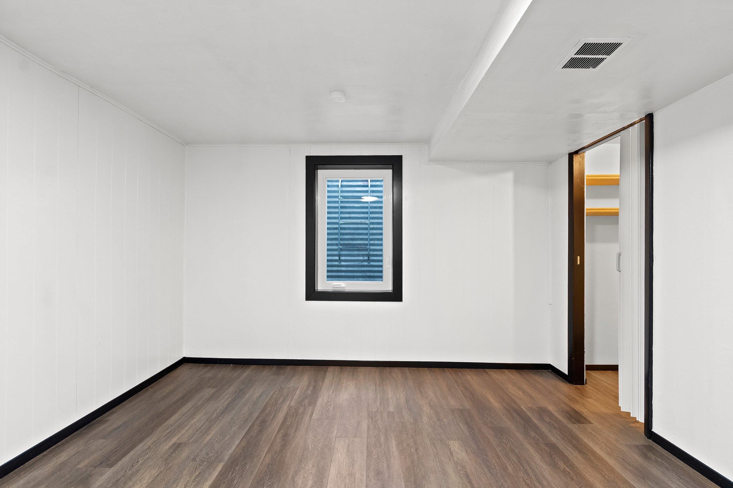 409 Easy Street Green Bay, WI 54311 - Photo 23 of 41