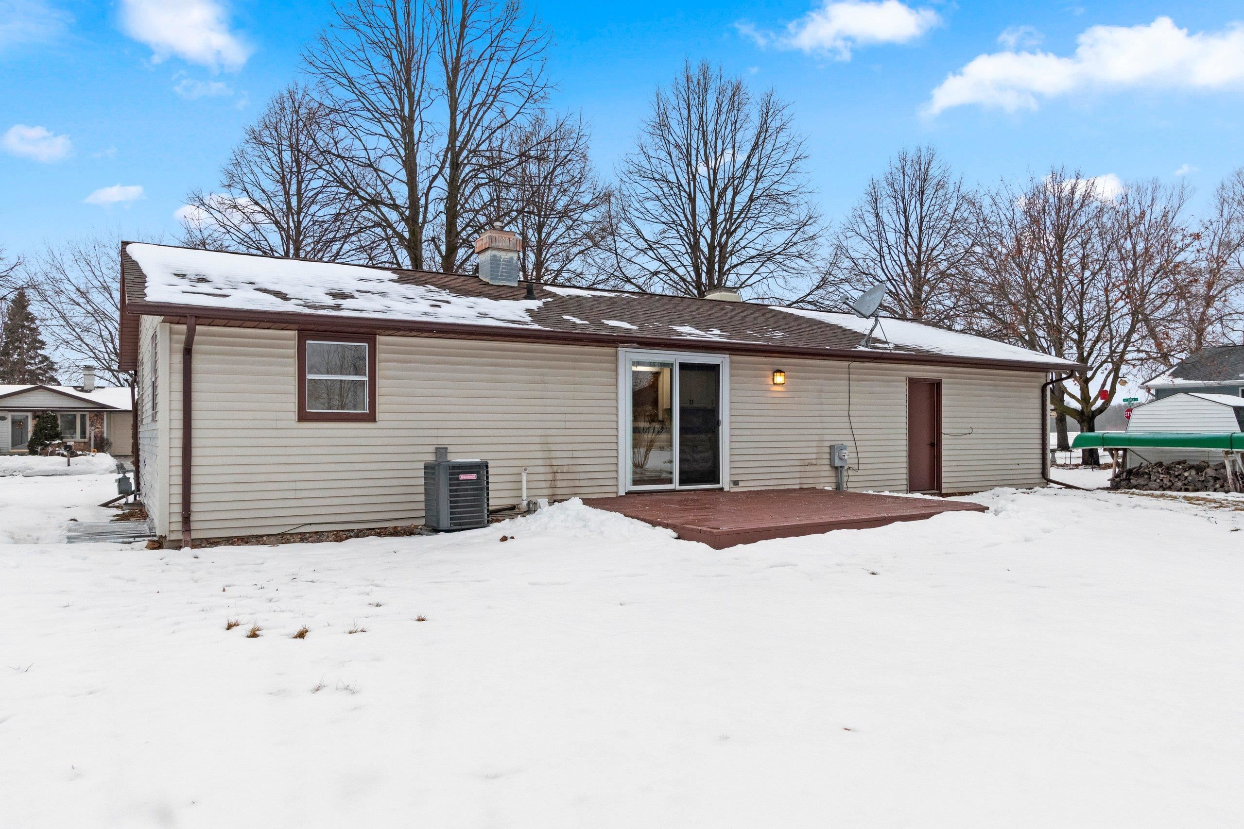 409 Easy Street Green Bay, WI 54311 - Photo 30 of 41
