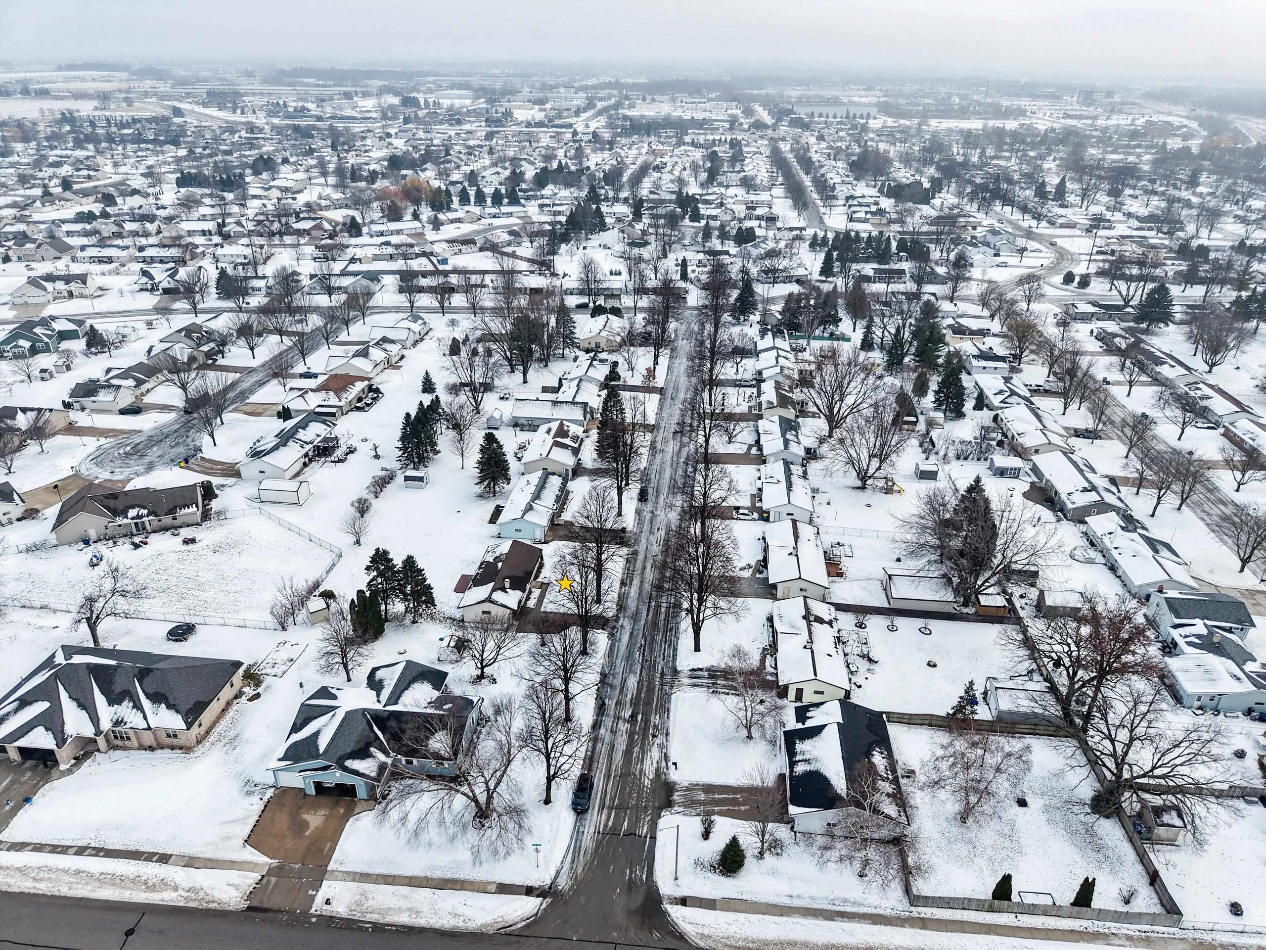 409 Easy Street Green Bay, WI 54311 - Photo 39 of 41