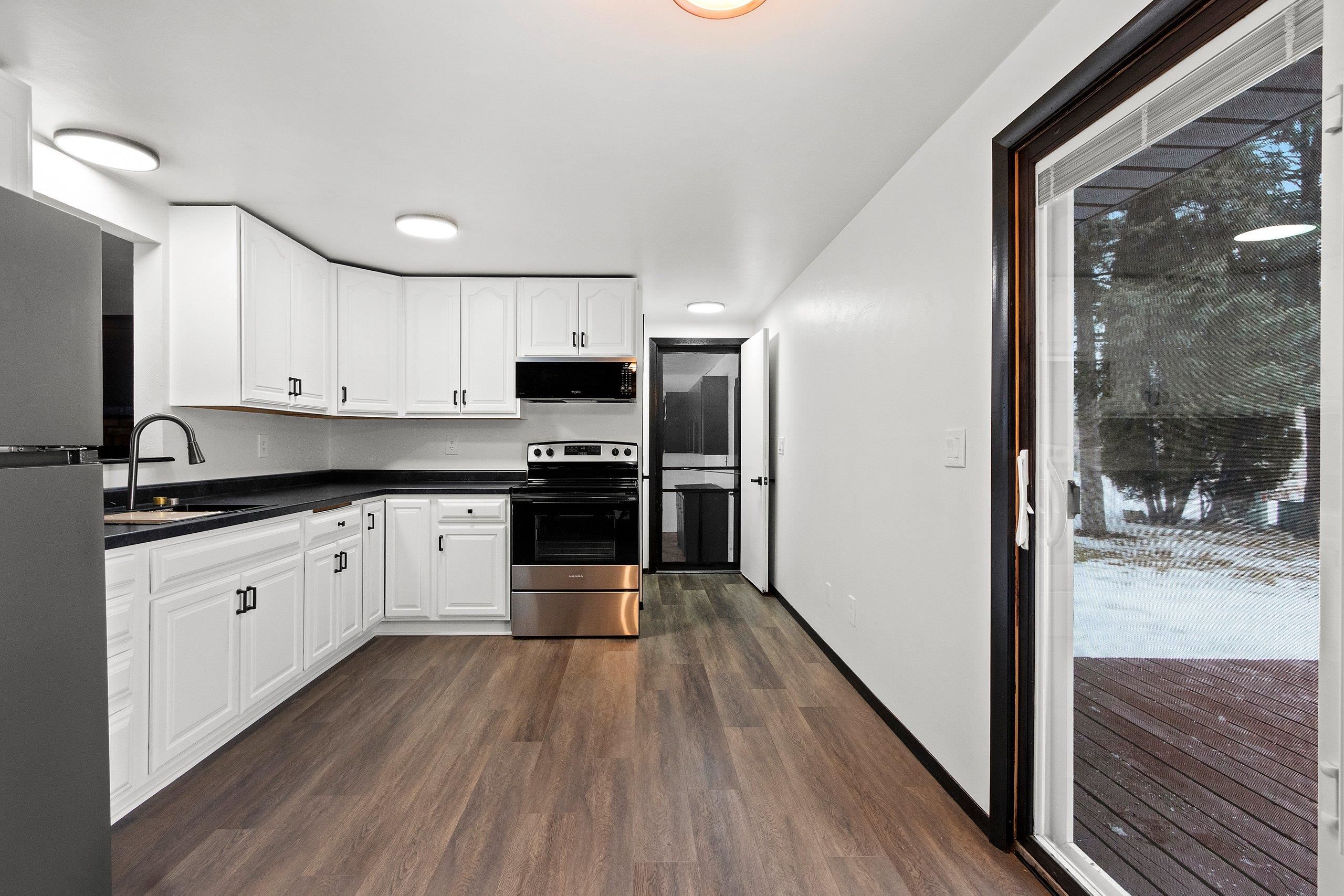 409 Easy Street Green Bay, WI 54311 - Photo 7 of 41