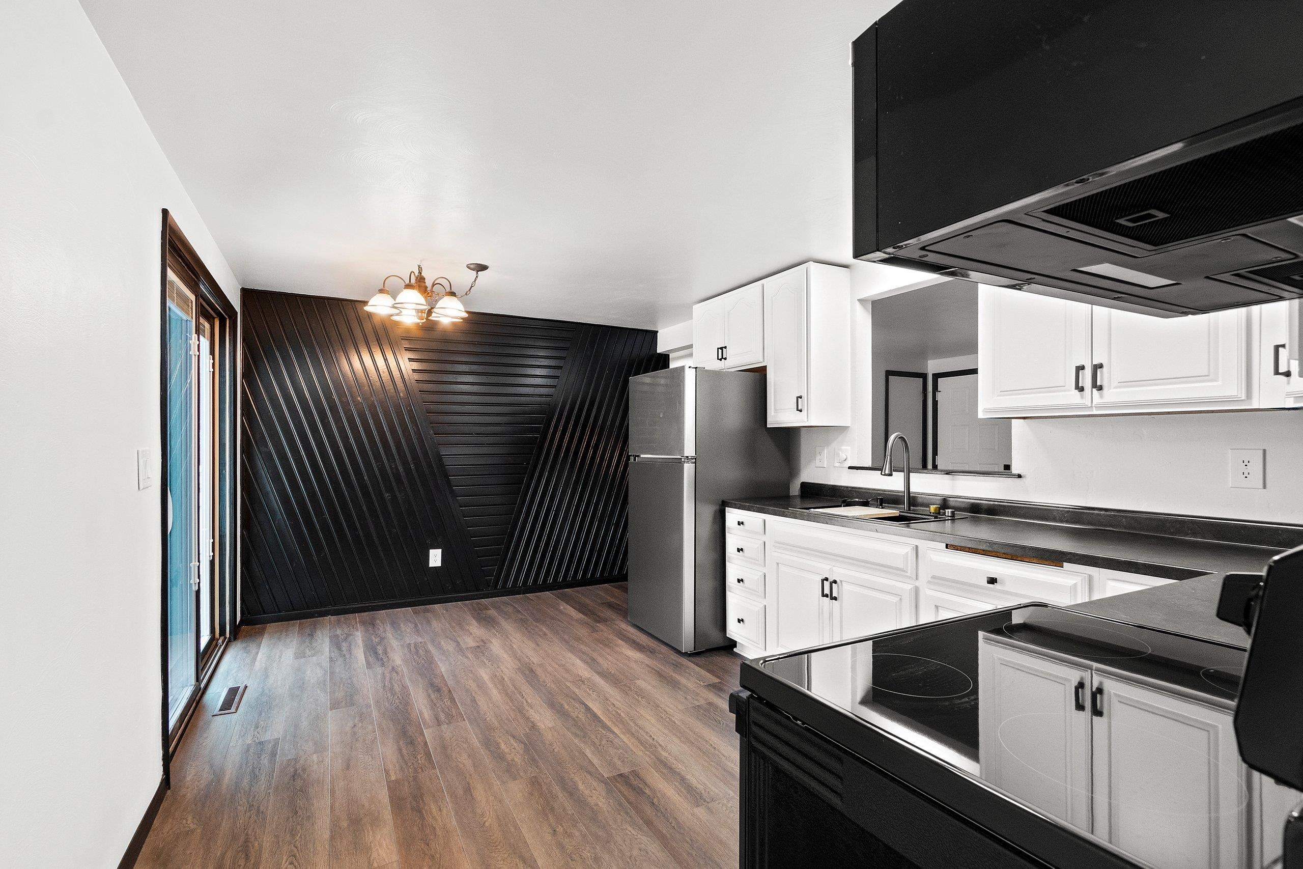 409 Easy Street Green Bay, WI 54311 - Photo 9 of 41