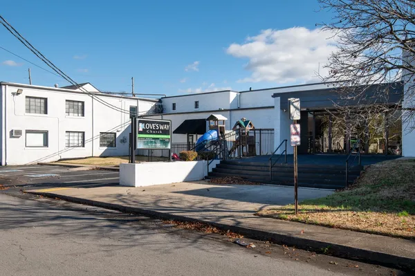 a view of entryway and outdoor space