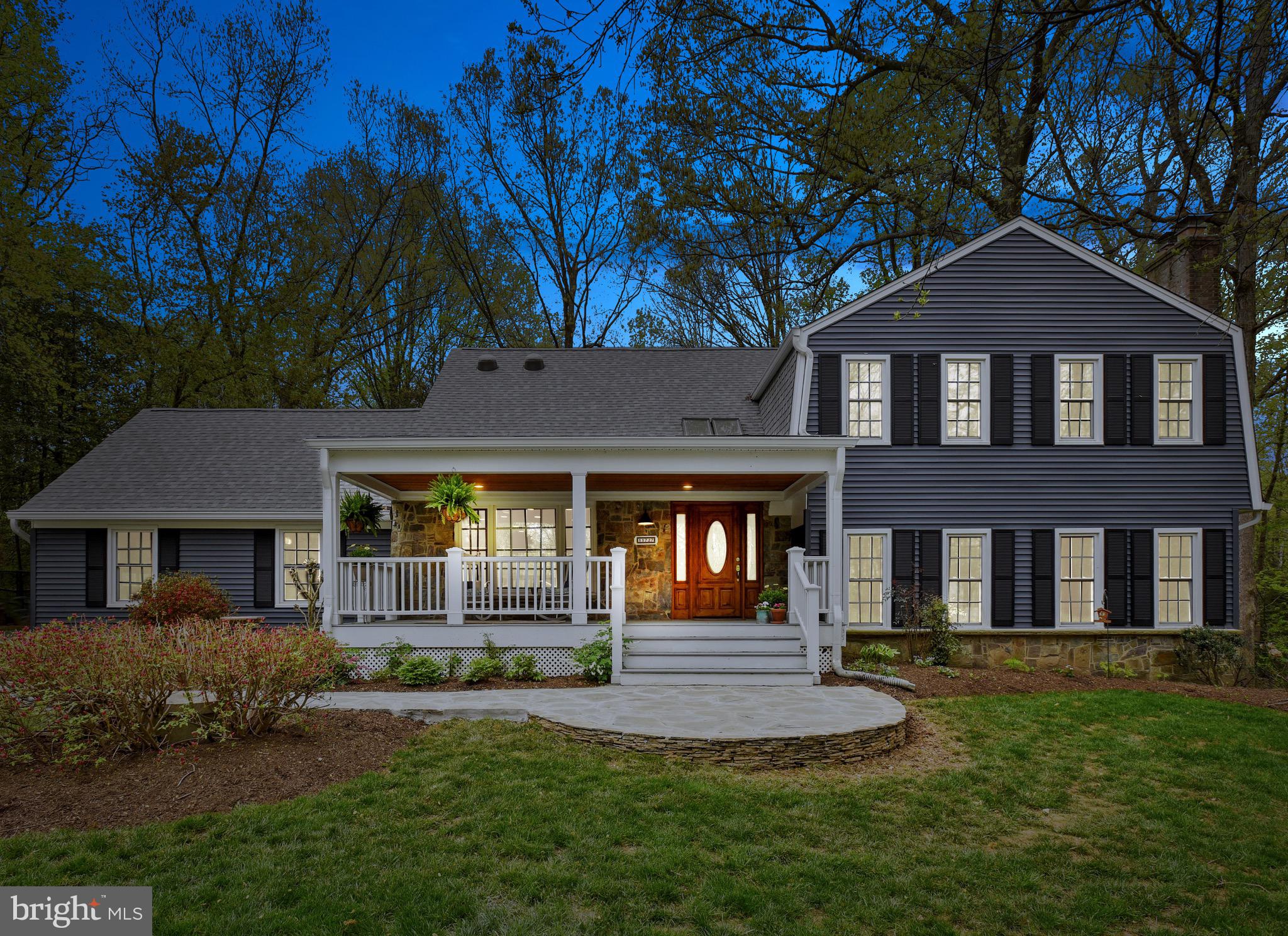 11727 Quay Road Oakton, VA 22124 - Photo 2 of 47 Delightful front porch!