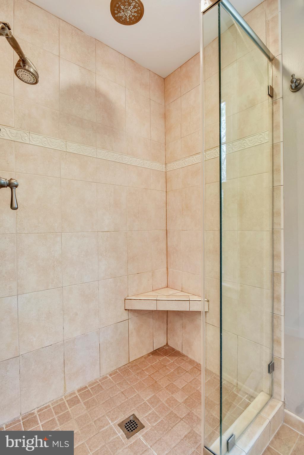 11727 Quay Road Oakton, VA 22124 - Photo 21 of 47 Wow! Fantastic master bathroom shower