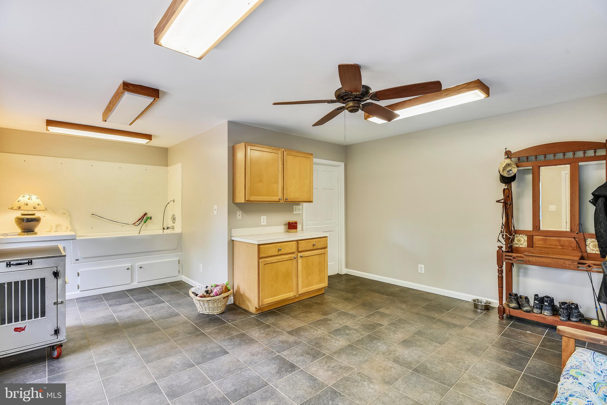 11727 Quay Road Oakton, VA 22124 - Photo 29 of 47 This space is ideal for dogs/pets or mud room
