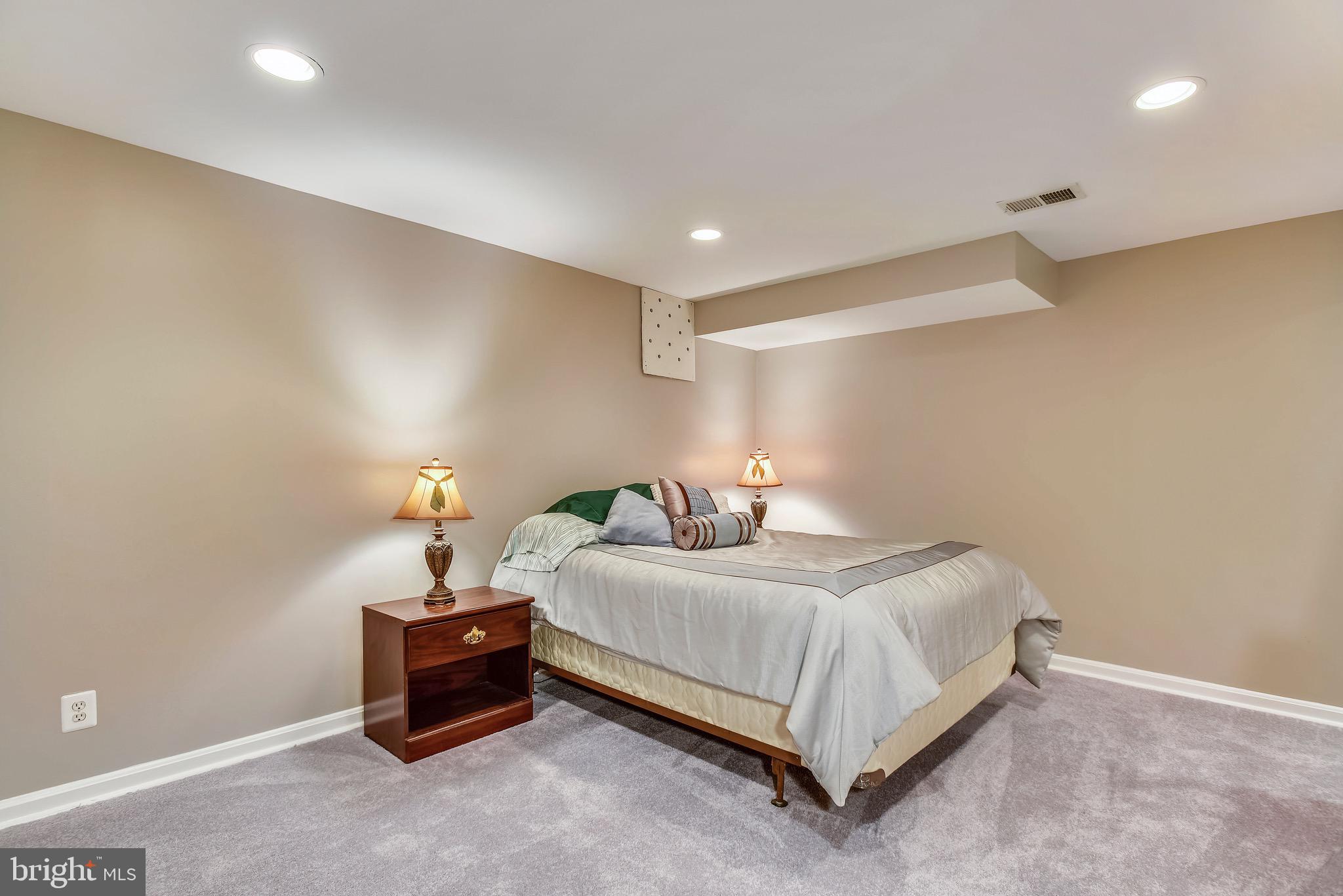 11727 Quay Road Oakton, VA 22124 - Photo 35 of 47 Den in lower level