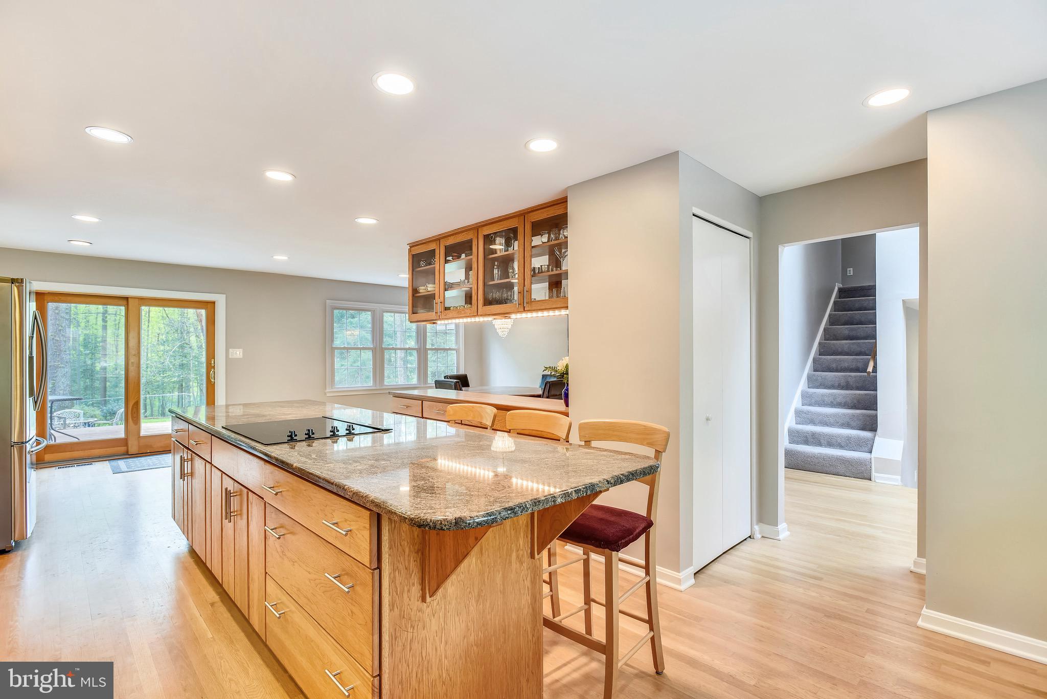 11727 Quay Road Oakton, VA 22124 - Photo 9 of 47 Large island in custom kitchen w/ breakfast bar