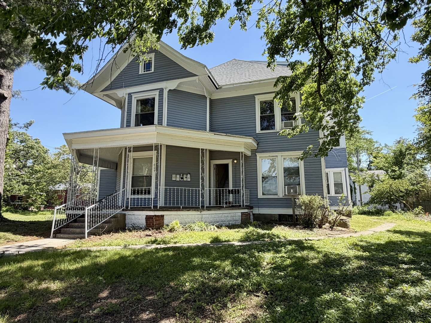 209 North Springer Street Carbondale, IL 62901 - Photo 2 of 30