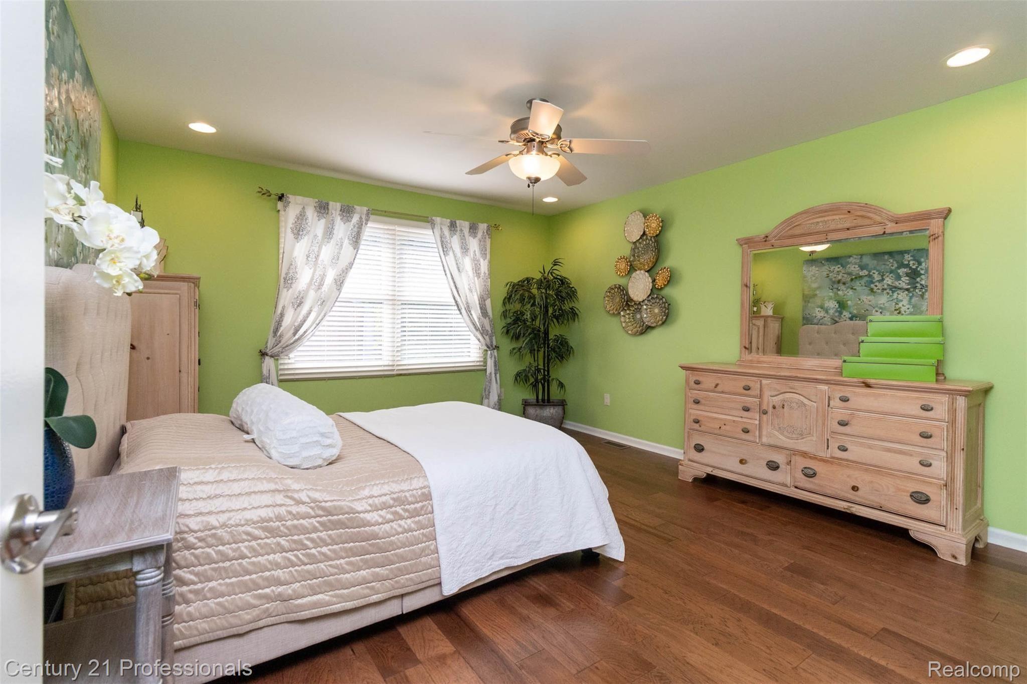 524 Trinway Road Troy, MI 48085 - Photo 49 of 75 2nd Bedroom