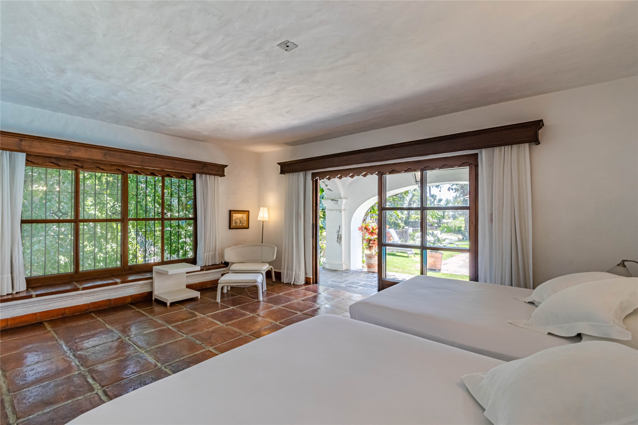 12 Jaime Nuno Granite City, undefined 62040 - Photo 16 of 25 a living room with furniture and large windows
