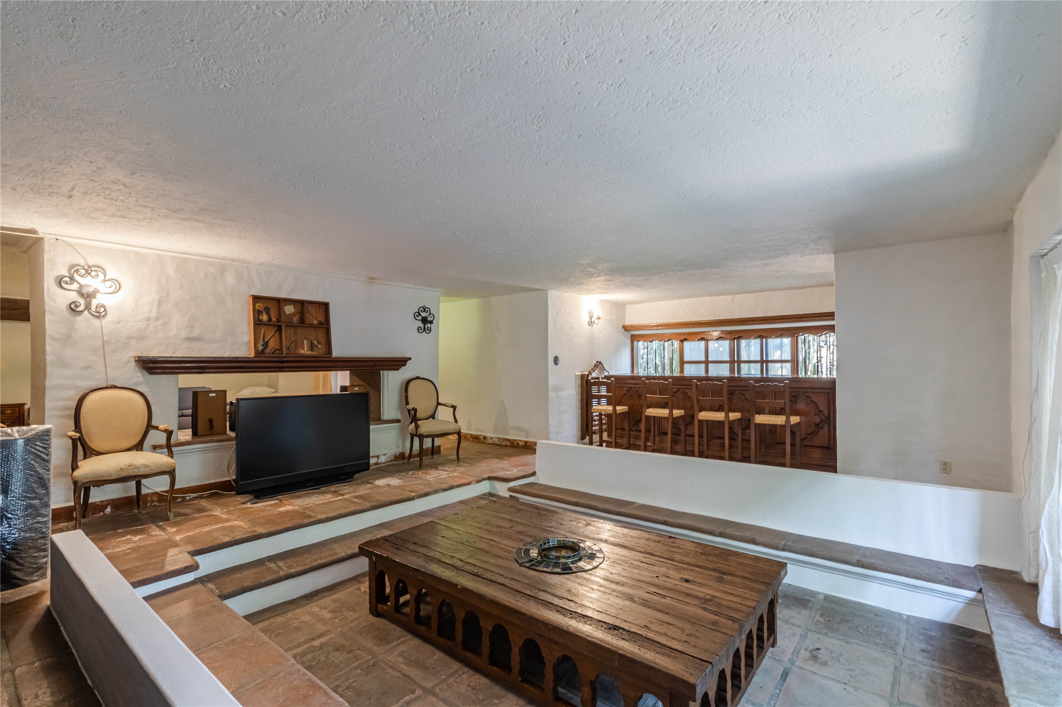 12 Jaime Nuno Granite City, undefined 62040 - Photo 9 of 25 a living room with furniture