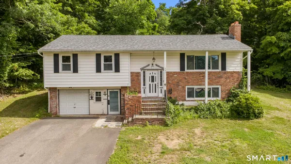 $289,900 | 505 Horton Hill Road, Naugatuck, CT 06770
