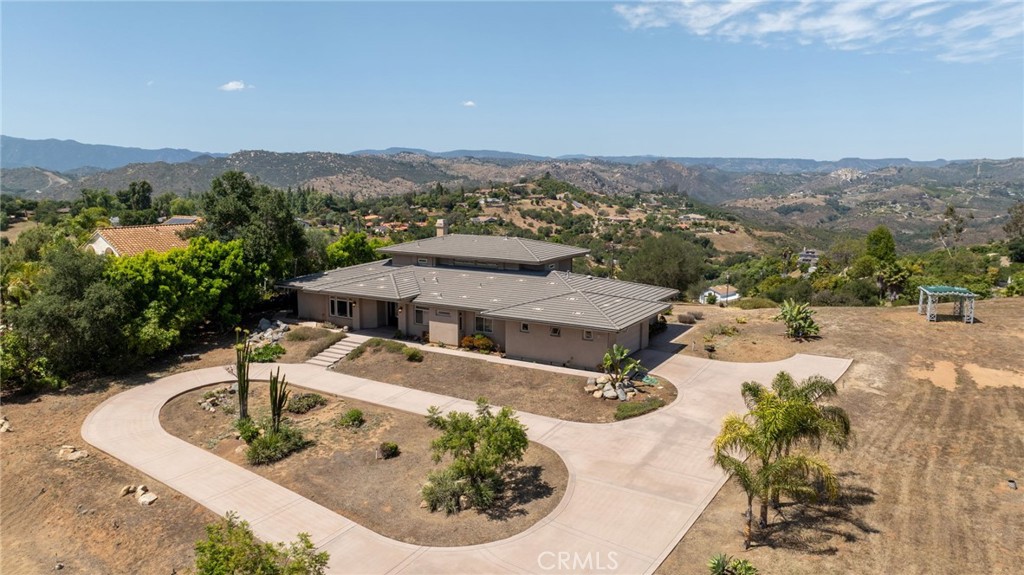 1186 Lydia Lane Fallbrook, CA 92028 - Photo 4 of 68