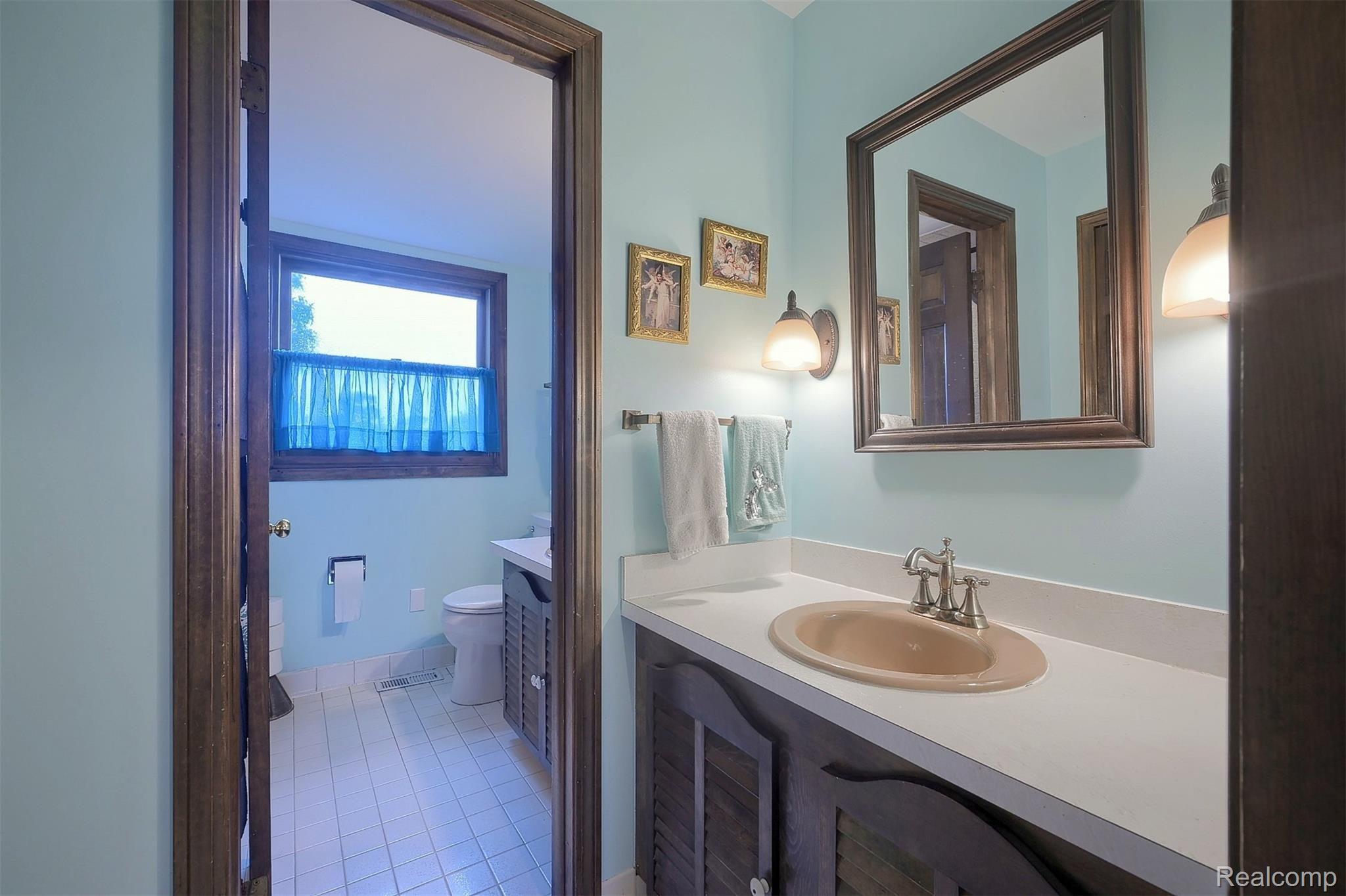 8388 Gale Road Goodrich, MI 48438 - Photo 24 of 29 28-Bathroom.jpg