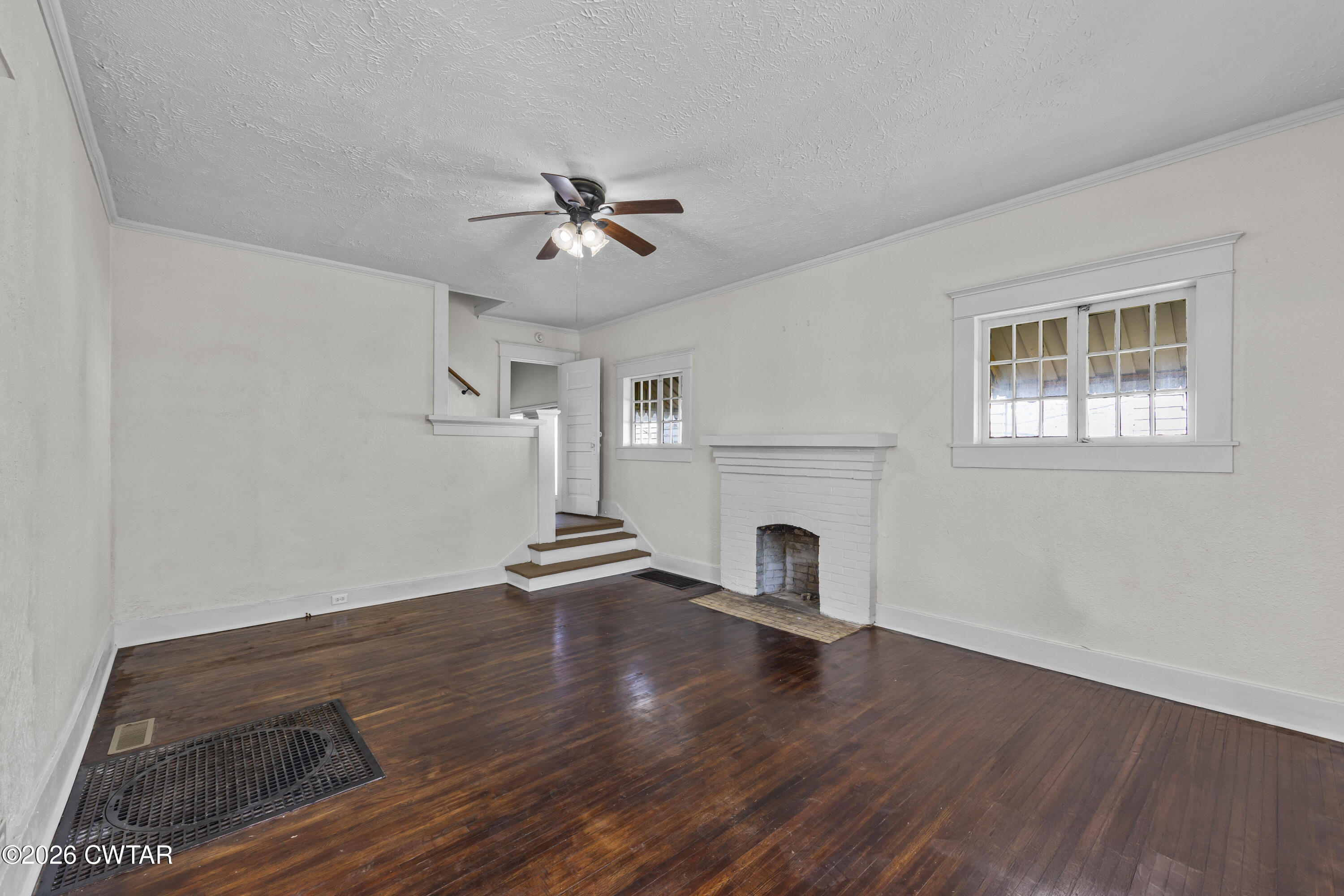 335 Division Avenue Jackson, TN 38301 - Photo 5 of 19 EN4A1659