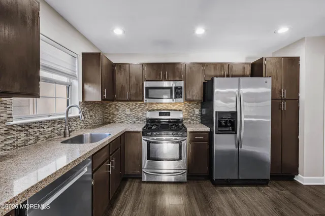 $2,850 | 186 Tulip Lane, Freehold, NJ 07728