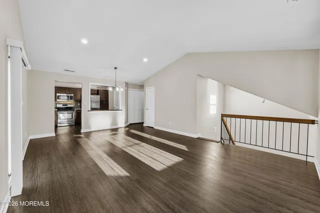 $2,850 | 186 Tulip Lane, Freehold, NJ 07728