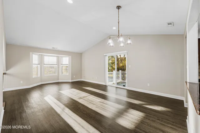 $2,850 | 186 Tulip Lane, Freehold, NJ 07728