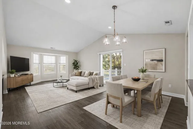 $2,850 | 186 Tulip Lane, Freehold, NJ 07728