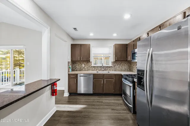 $2,850 | 186 Tulip Lane, Freehold, NJ 07728