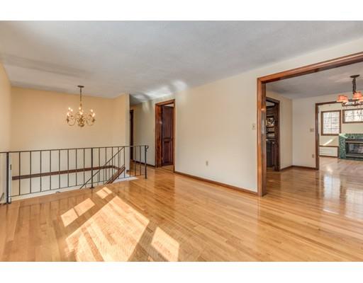 12 Collins Road Wakefield, MA 01880 - Photo 7 of 28 Gallery Image 7