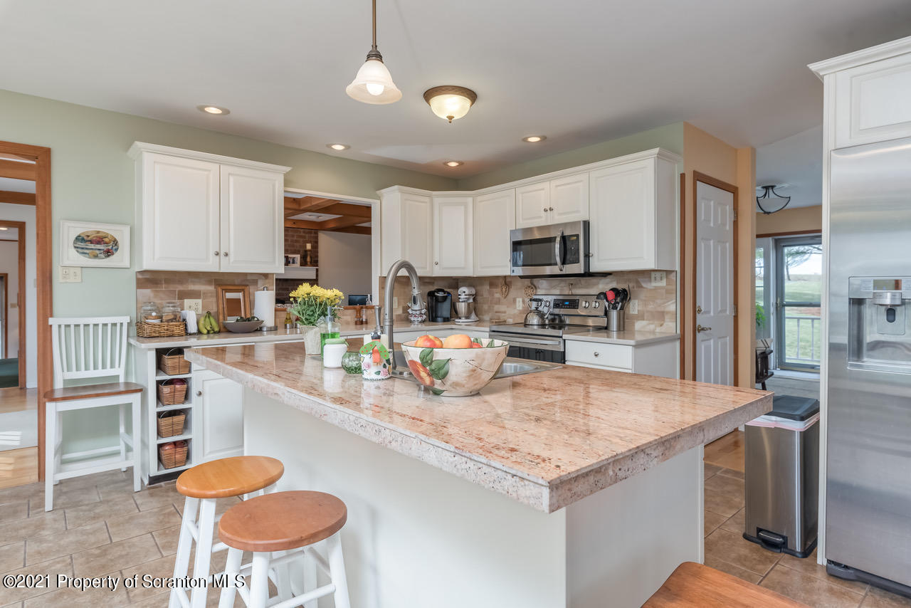 604 Hack Road Dalton, PA 18414 - Photo 7 of 41 Gallery Image 7