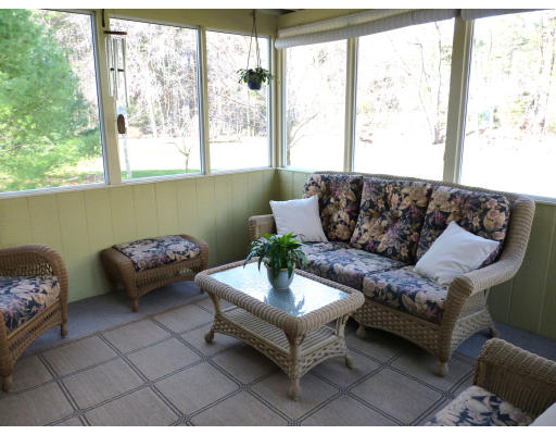 29 Oriole Road Medfield, MA 02052 - Photo 11 of 29 Gallery Image 11