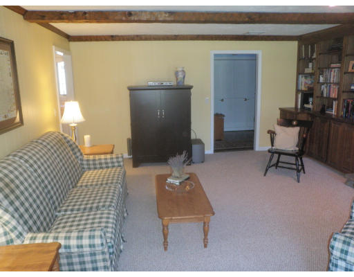 29 Oriole Road Medfield, MA 02052 - Photo 12 of 29 Gallery Image 12
