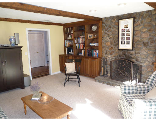 29 Oriole Road Medfield, MA 02052 - Photo 13 of 29 Gallery Image 13