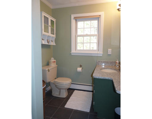 29 Oriole Road Medfield, MA 02052 - Photo 18 of 29 Gallery Image 18