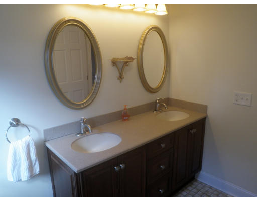 29 Oriole Road Medfield, MA 02052 - Photo 21 of 29 Gallery Image 21