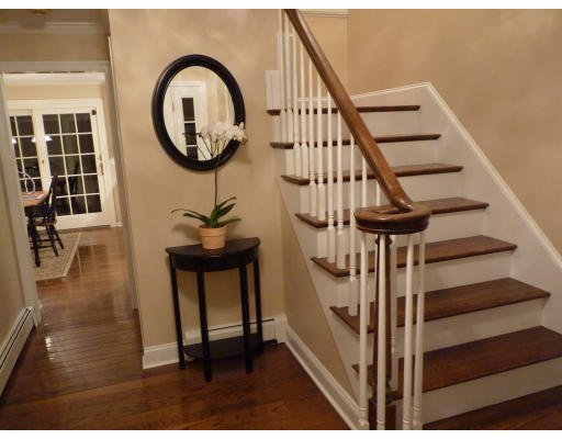 29 Oriole Road Medfield, MA 02052 - Photo 3 of 29 Gallery Image 3