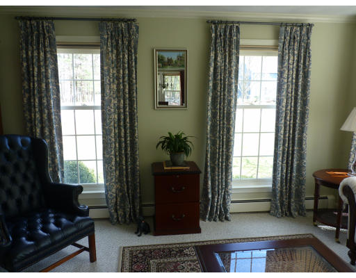 29 Oriole Road Medfield, MA 02052 - Photo 4 of 29 Gallery Image 4