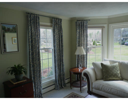 29 Oriole Road Medfield, MA 02052 - Photo 5 of 29 Gallery Image 5