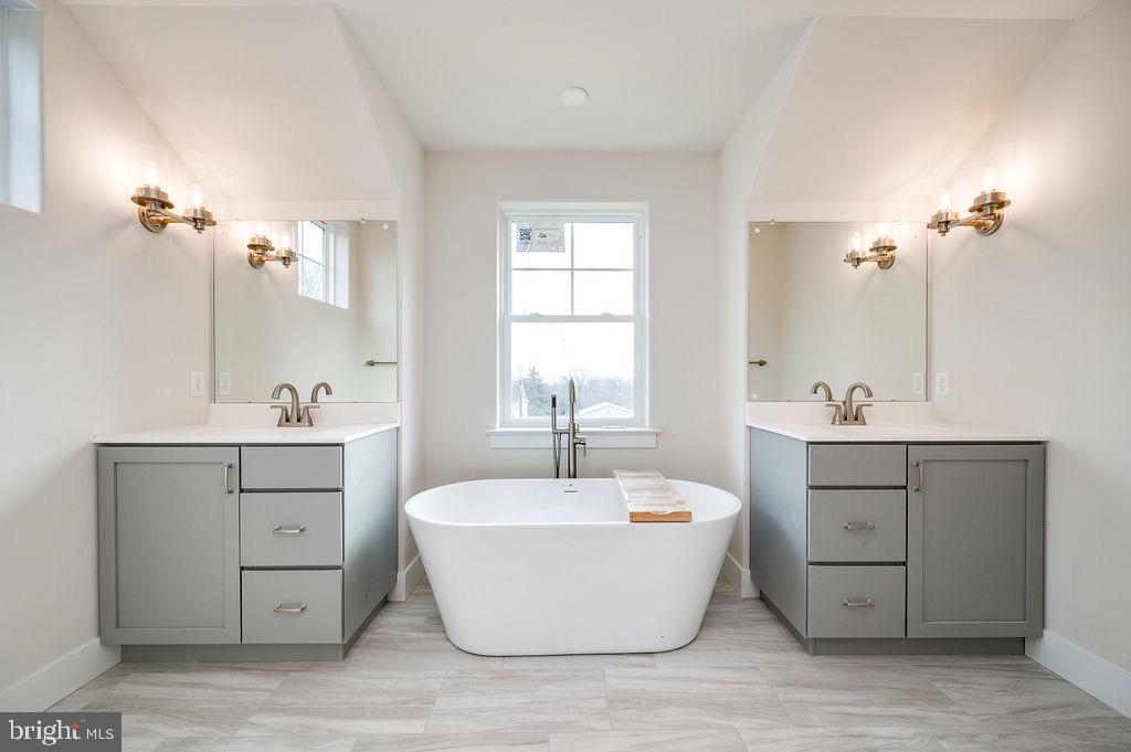 1053 Nemeth Road Coopersburg, PA 18036 - Photo 28 of 31 Double sinks and soaking tub