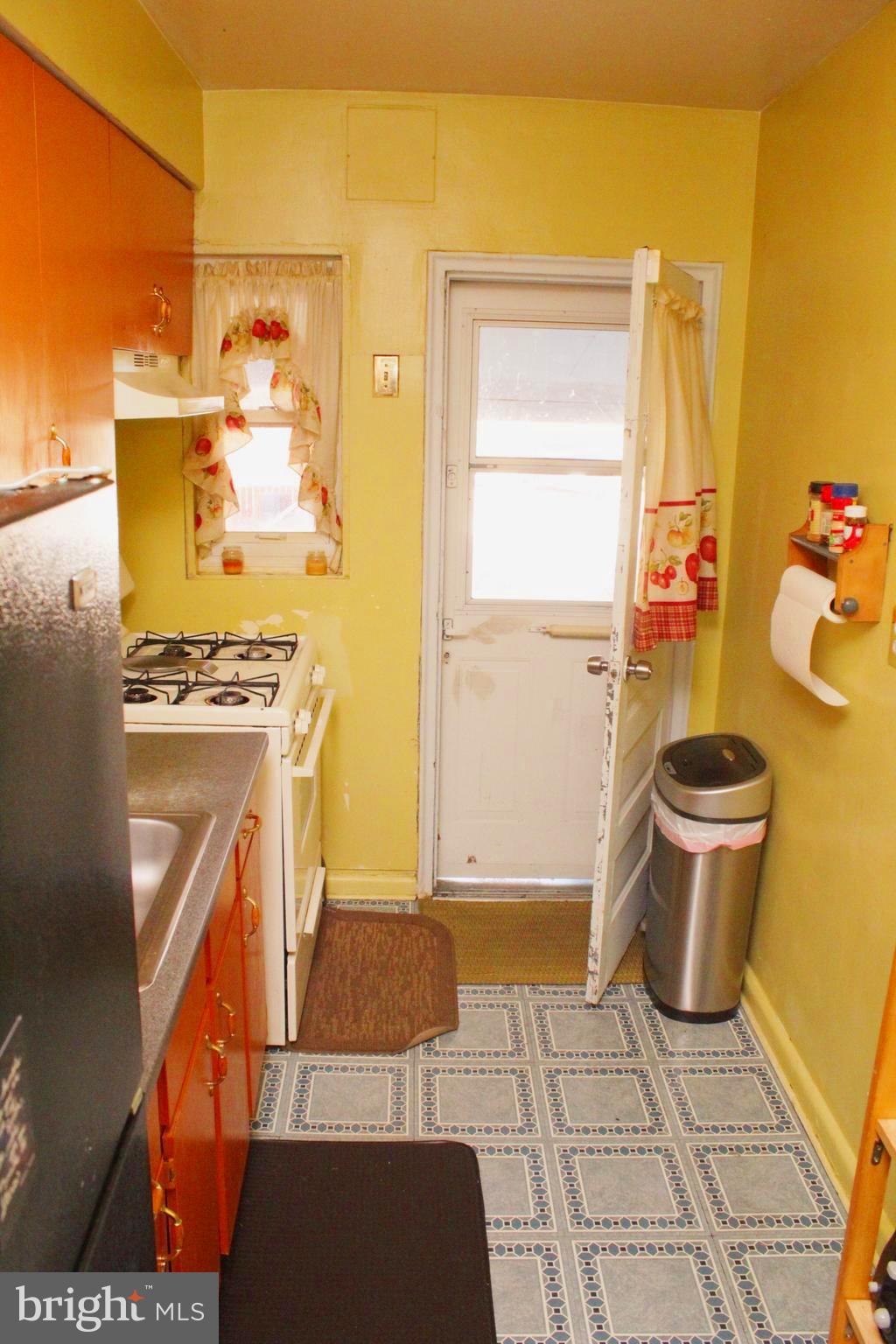 7546 Rabon Avenue Baltimore, MD 21222 - Photo 5 of 14 Gallery Image 5