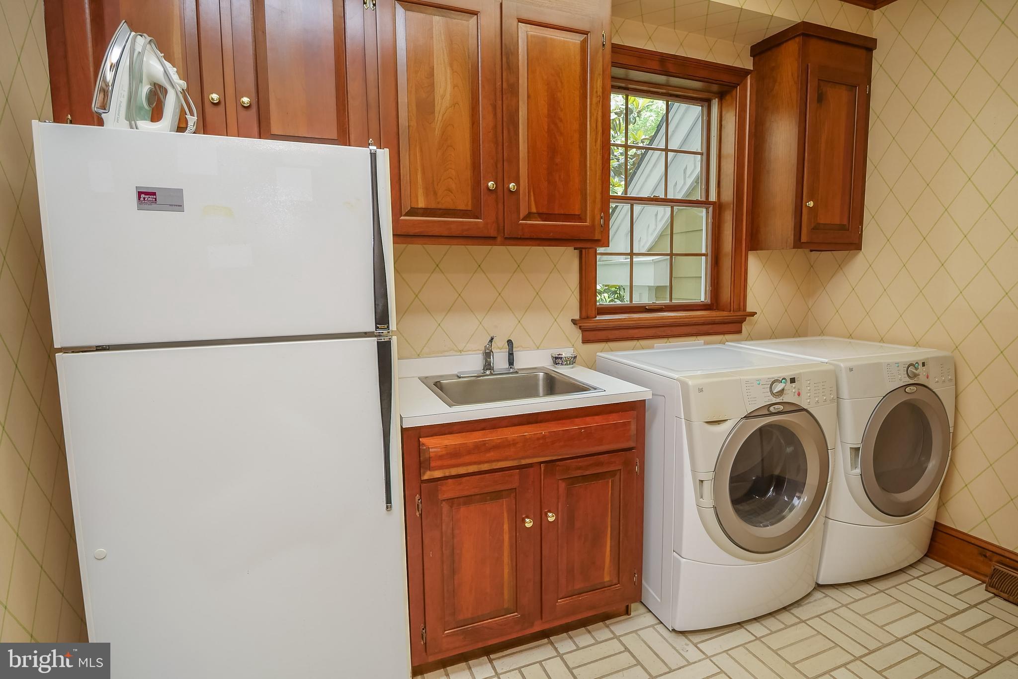 234 Pine Valley Road Dover, DE 19904 - Photo 36 of 48 a utility room with dryer and washer