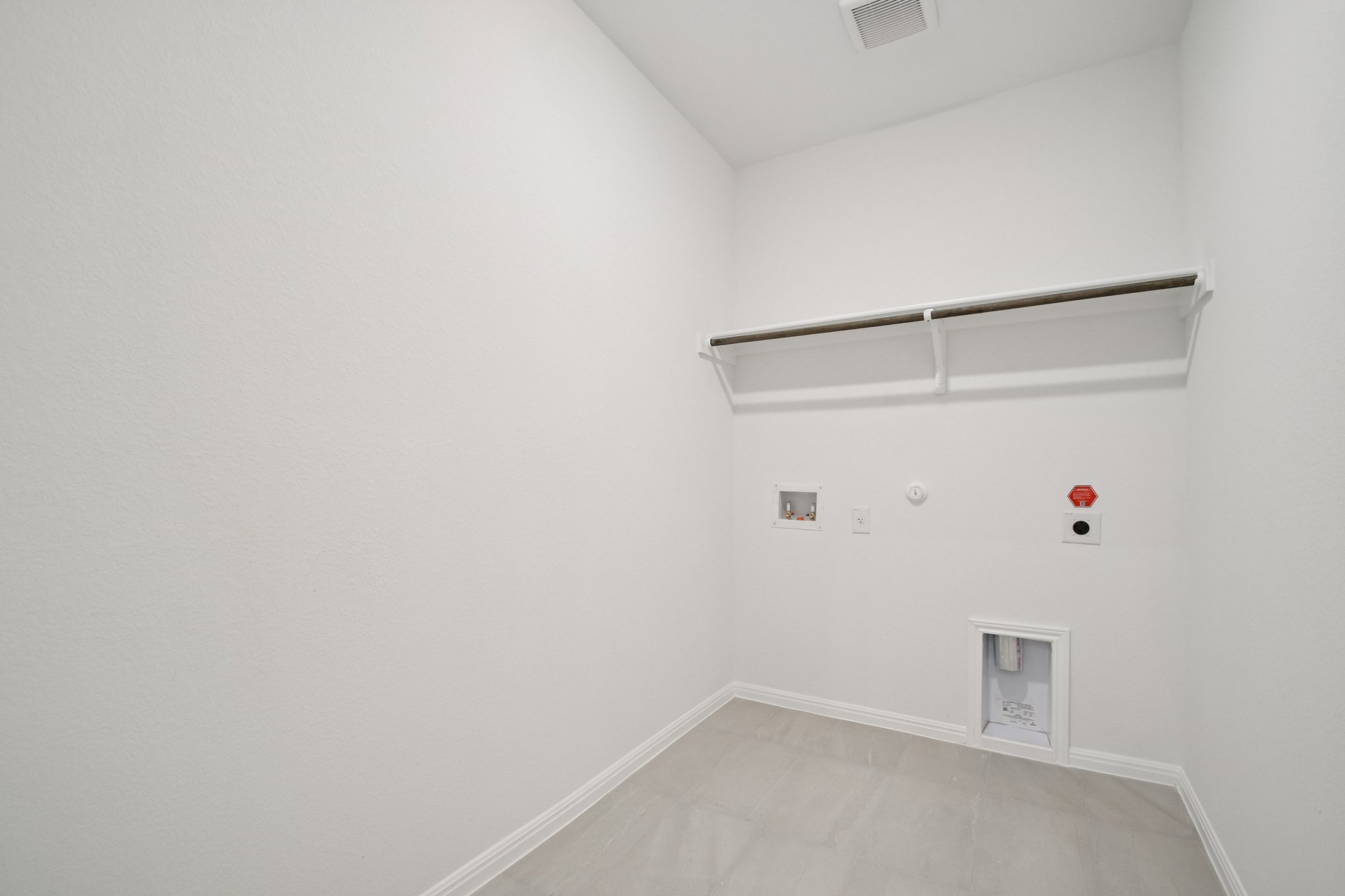 6385 Marsh Lane Buda, TX 78610 - Photo 23 of 35 a view of an empty walk in closet