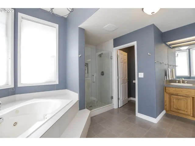 $795,000 | 32442 Wilson Creek Road, Cottage Grove, OR 97424