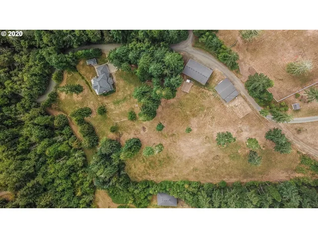 $795,000 | 32442 Wilson Creek Road, Cottage Grove, OR 97424