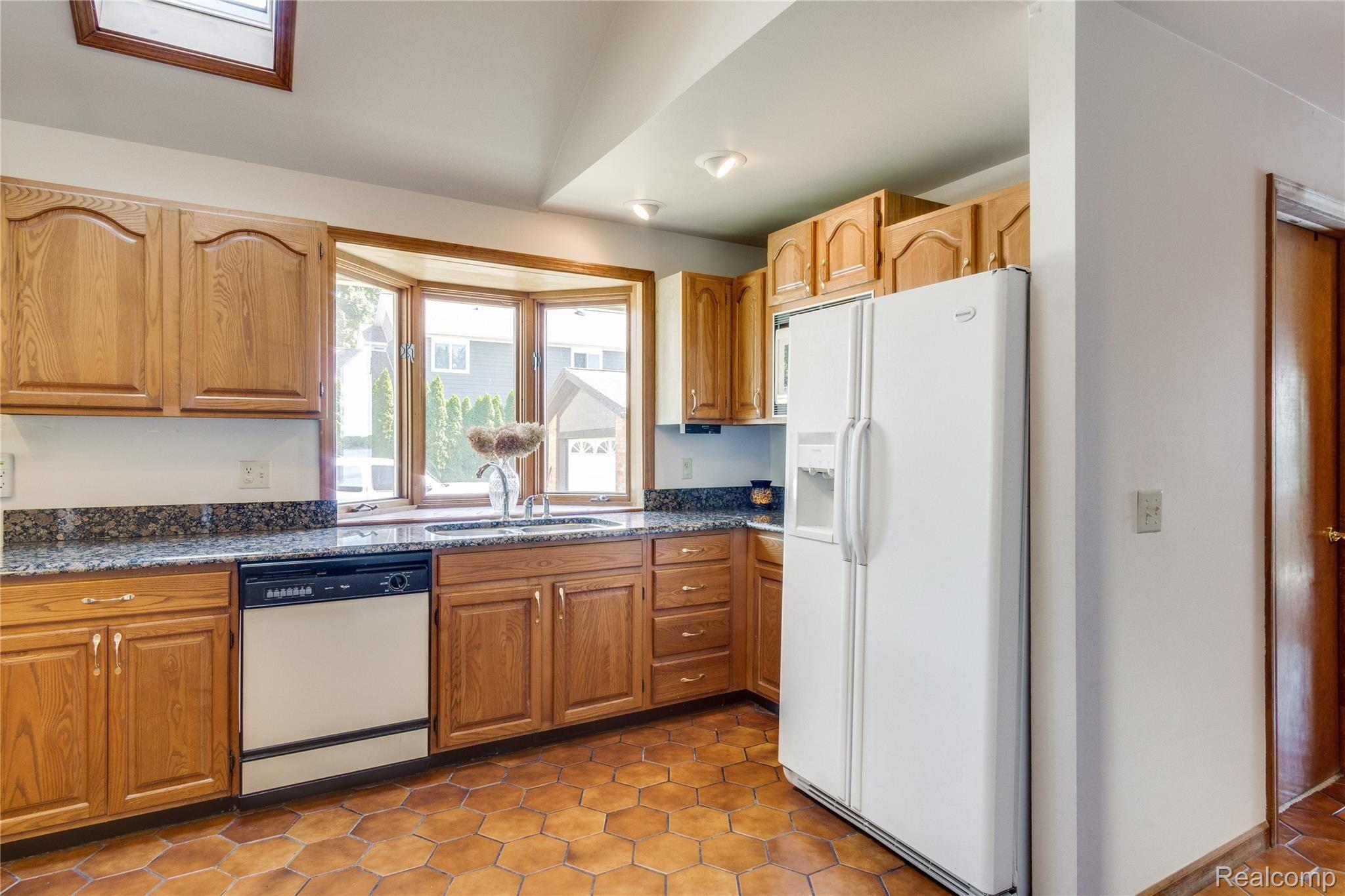 3517 Ormond Road White Lake, MI 48383 - Photo 33 of 52 Interiors (13 of 63).jpg